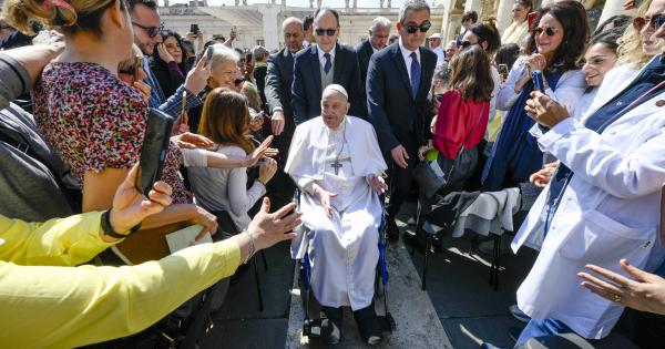 Pope Francis makes wonder look in St. Peter’s Sq.