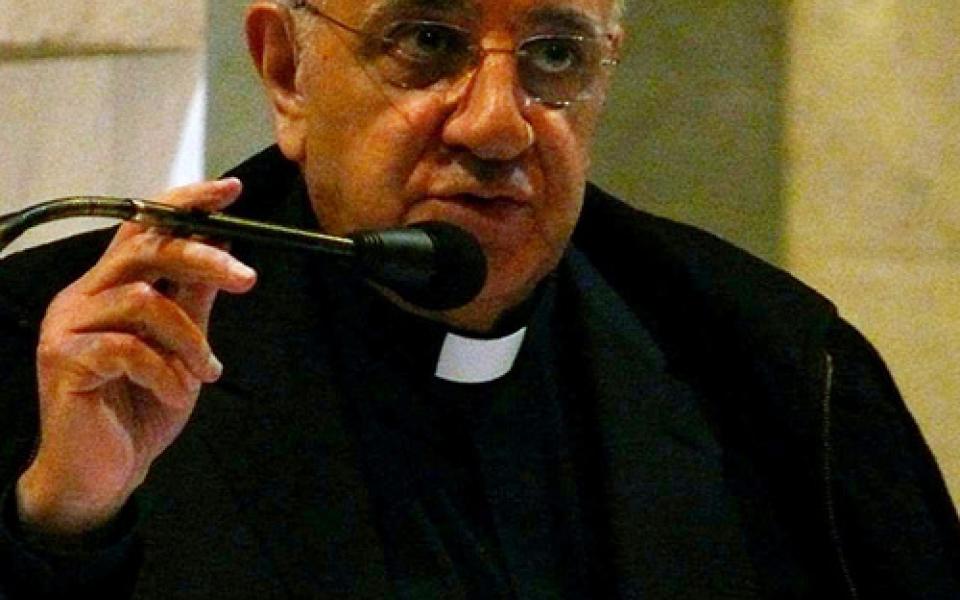 Msgr. Tony Anatrella speaks during a conference in Lille, France, in 2012. (Wikimedia Commons/Peter Potrowl)