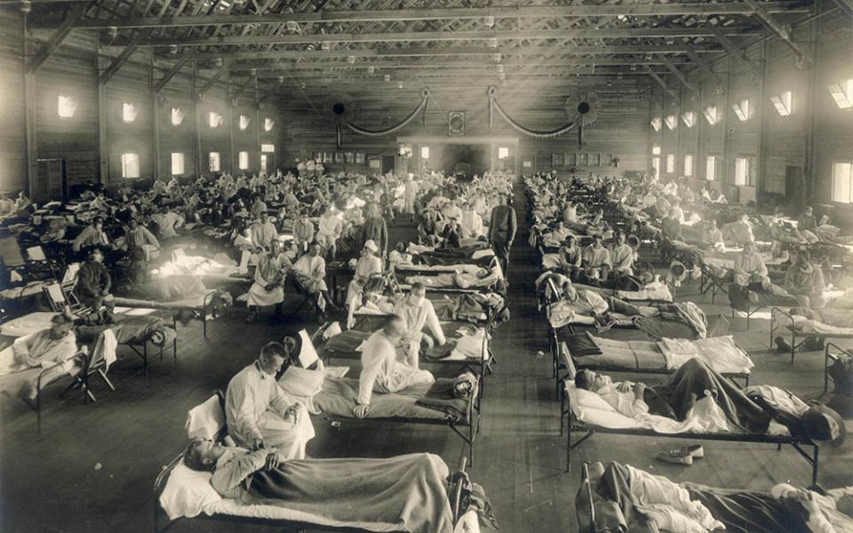 A hospital in Kansas during the Spanish flu epidemic in 1918 (Wikimedia Commons/National Museum of Health and Medicine)