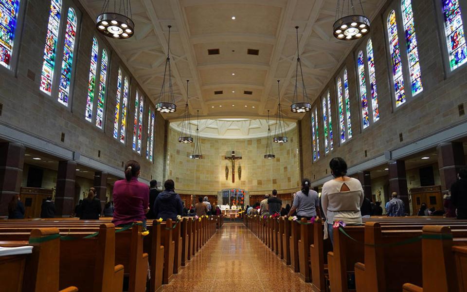 Worshippers gather for Mass at Immaculate Conception Church in Jamaica Estates, New York, Nov. 22, 2020. (CNS/Gregory A. Shemitz)