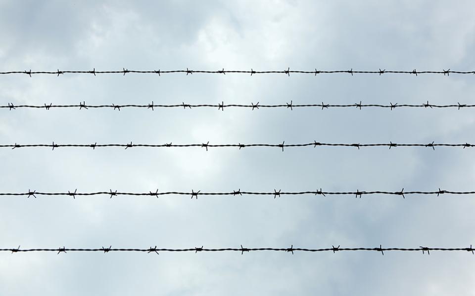 Barbed wire and sky (Unsplash/Robert Klank)