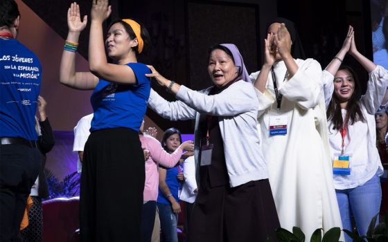 Delegates celebrate the Sept. 23 closing session of the V Encuentro in Grapevine, Texas. (CNS/Tyler Orsburn)