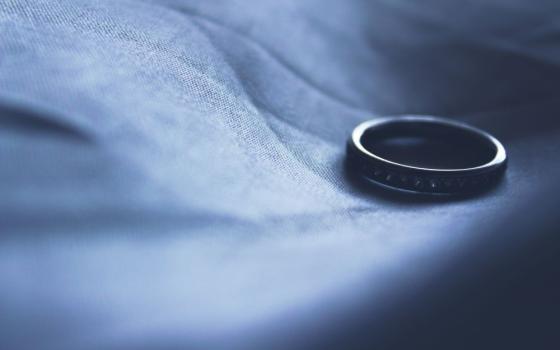 wedding ring 