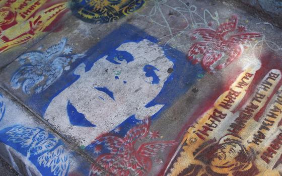 Street art with Lou Reed (Wikimedia Commons/Chelsea Marie Hicks, CC BY 2.0)