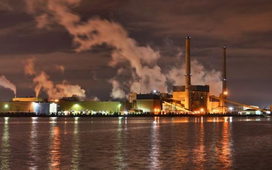 Night view of the Georgia Pacific plant on the Fox River in Green Bay, Wisconsin