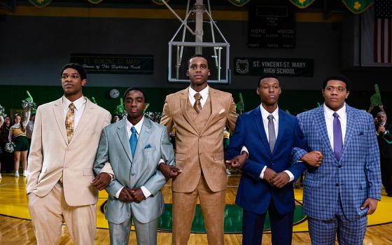 From left: Romeo Travis (Scoot Henderson), Lil Dru Joyce III (Caleb McLaughlin), LeBron James (Marquis "Mookie" Cook), Willie McGee (Avery Serell Wills Jr.) and Sian Cotton (Khalil Everage) in "Shooting Stars," directed by Chris Robinson (Photo credit: Oluwaseye Olusa/Universal Pictures)