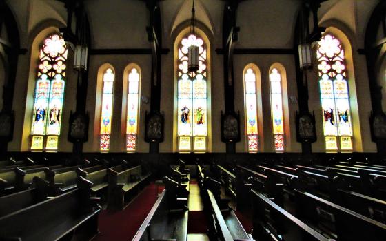 The interior of Sacred Heart Cathedral in Davenport, Iowa (Wikimedia Commons/Farragutful)