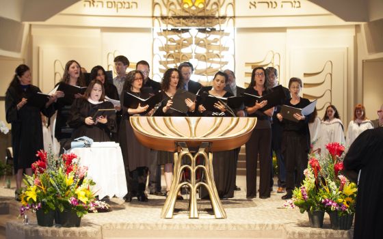 The graduation choir performs during a 2018 graduation for the Academy for Jewish Religion California. Photo courtesy of the Academy for Jewish Religion California (Photo by Religious News Service)