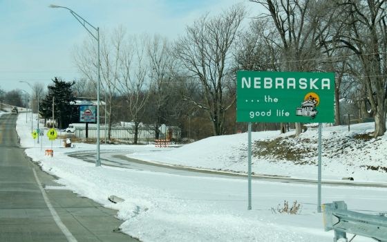 A welcome sign is seen on a highway entering the state of Nebraska. (Wikimedia Commons/formulaone)