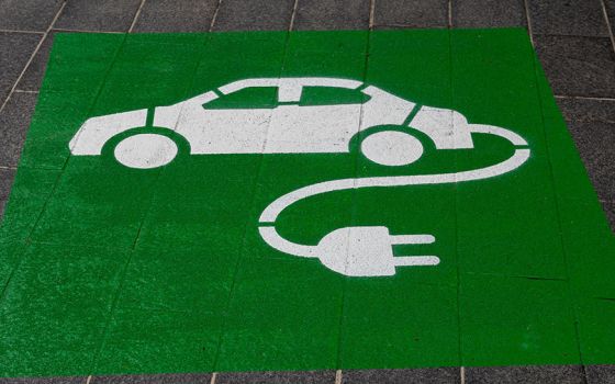 Electric vehicle charging station (Unplash/Michael Marais)