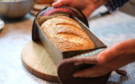 Baked bread (Unsplash/Serghei Savchiuc)