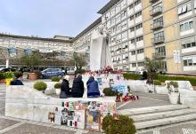 The St. John Paul II statue in the main courtyard at Gemelli Hospital in Rome (NCR photo/Camillo Barone)