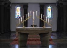 Tenebrae candles (Wikimedia Commons/Bautsch)